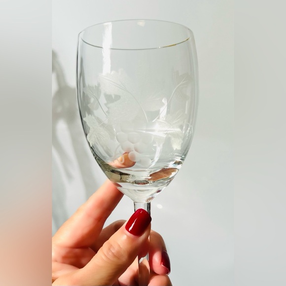 Vintage Etched Grape Vines Wine And Cocktail Glasses Set of 6 - Picture 4 of 12